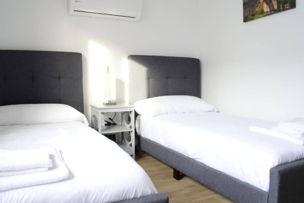 Casa En Alquiler Vacacional En 알칼라데에나레스 외부 사진